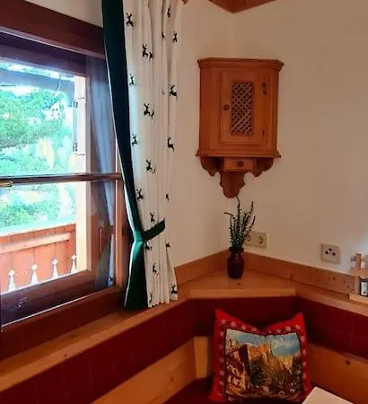 Idyllische Zirbenholz Alpin Huette * Turracher Hohe