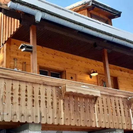 Idyllische Zirbenholz Alpin Huette Turracher Hohe