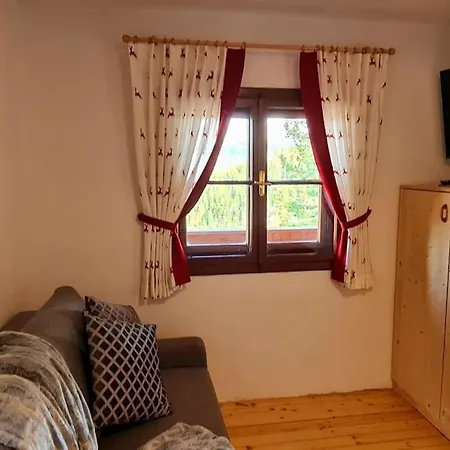 Idyllische Zirbenholz Alpin Huette *