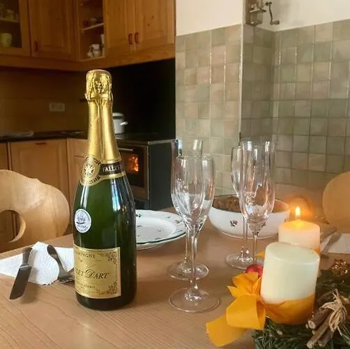 Idyllische Zirbenholz Alpin Huette Turracher Hohe