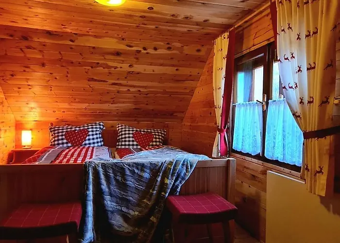 Idyllische Zirbenholz Alpin Huette Turracher Hohe