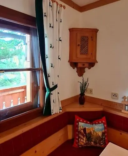 Idyllische Zirbenholz Alpin Huette * Turracher Hohe