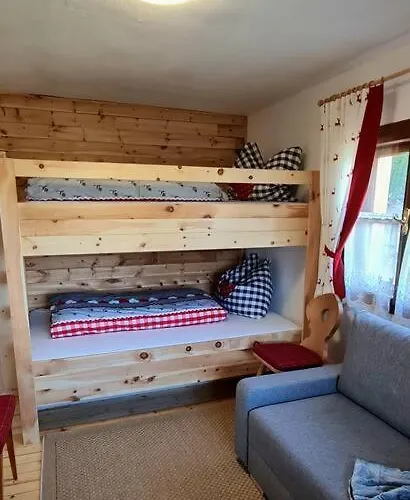 Сasa de vacaciones Idyllische Zirbenholz Alpin Huette Turracher Hohe