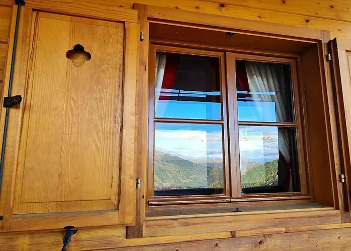 Idyllische Zirbenholz Alpin Huette *