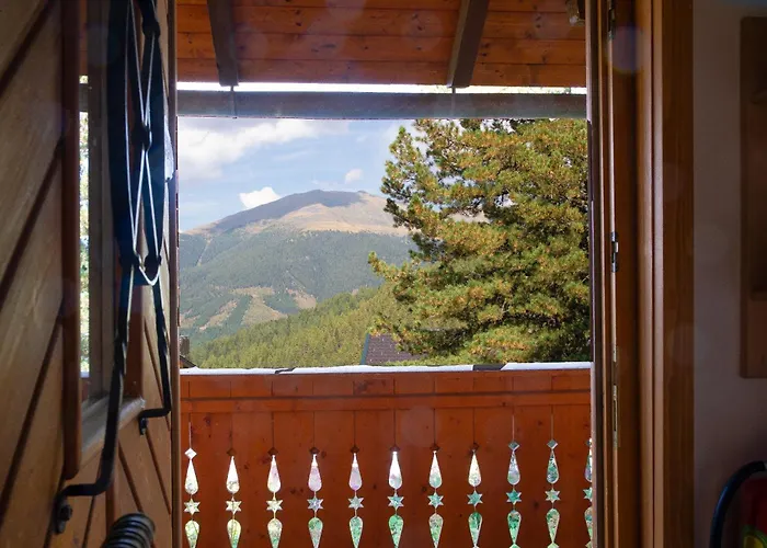 Idyllische Zirbenholz Alpin Huette