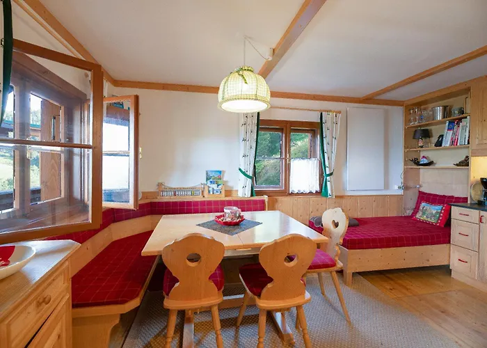 Idyllische Zirbenholz Alpin Huette בית נופש *